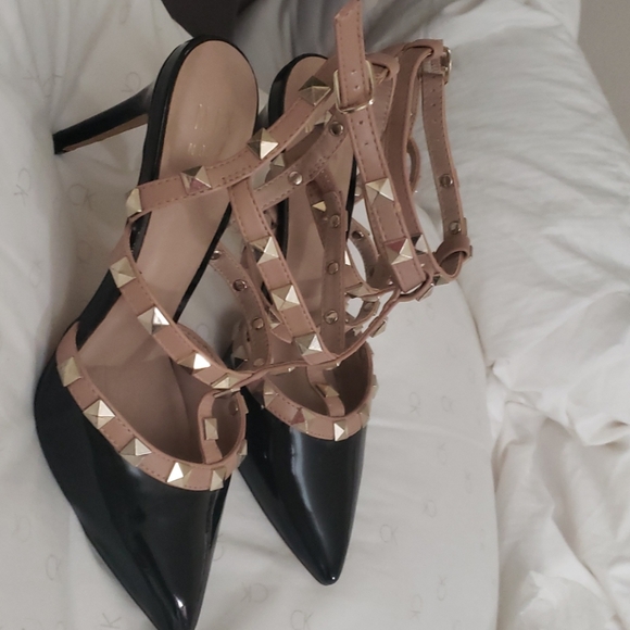 COPY - High heels - Picture 2 of 3